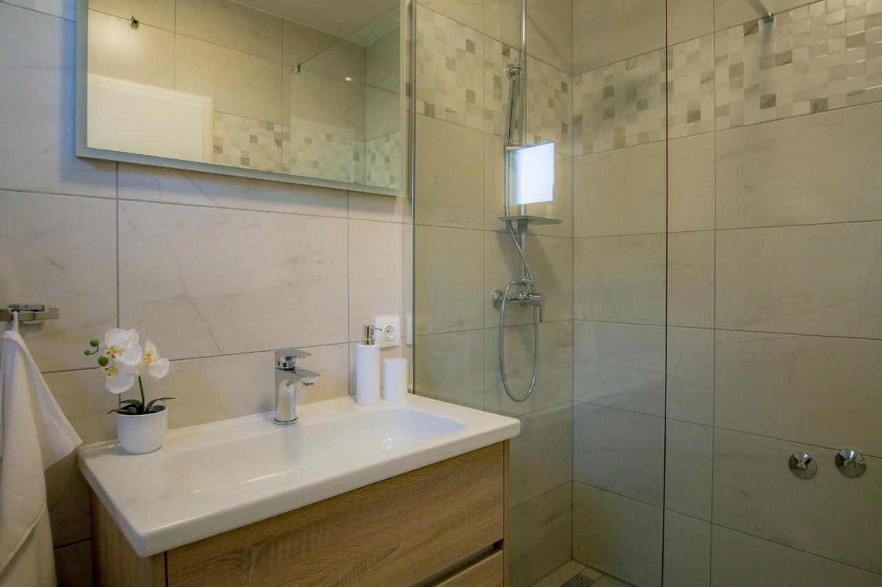 Holiday Home Moliva Donje Sitno ภายนอก รูปภาพ