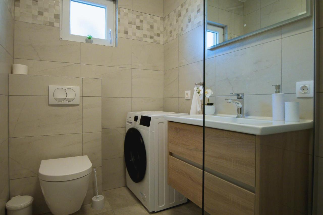Holiday Home Moliva Donje Sitno ภายนอก รูปภาพ