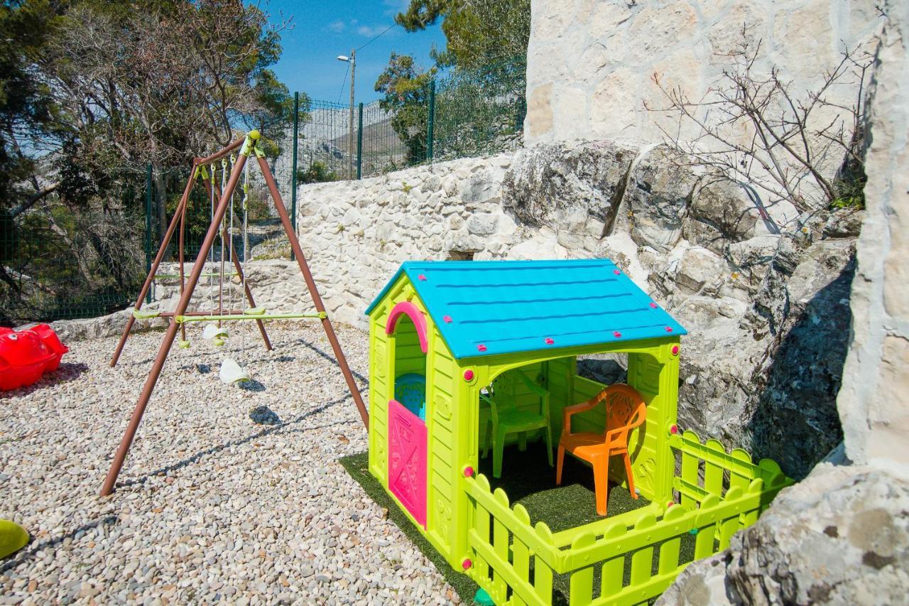 Holiday Home Moliva Donje Sitno ภายนอก รูปภาพ