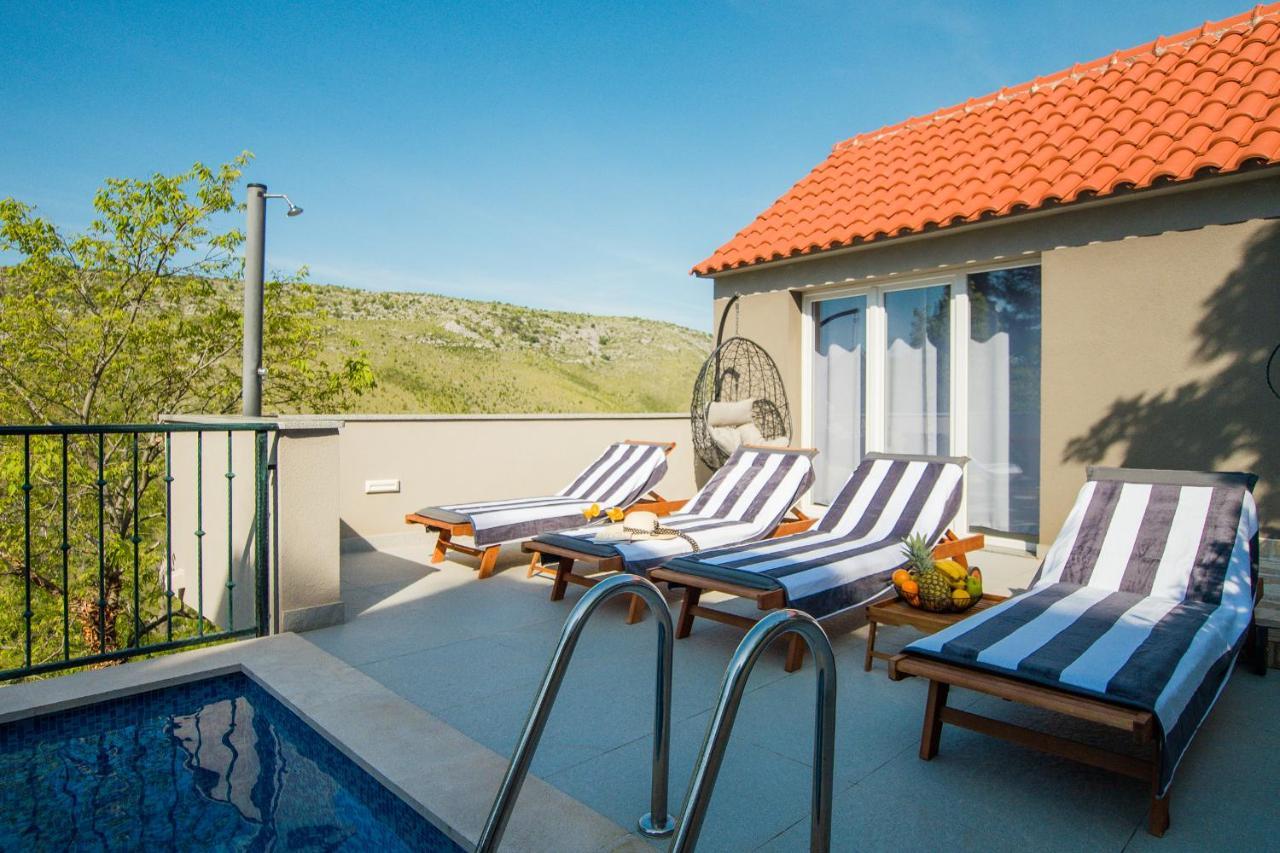 Holiday Home Moliva Donje Sitno ภายนอก รูปภาพ